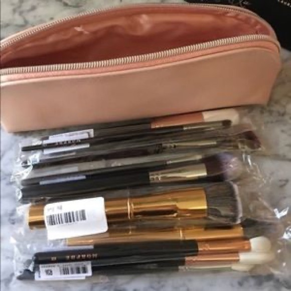 HTF- Laura lee favorite brush set - Picture 3 of 3